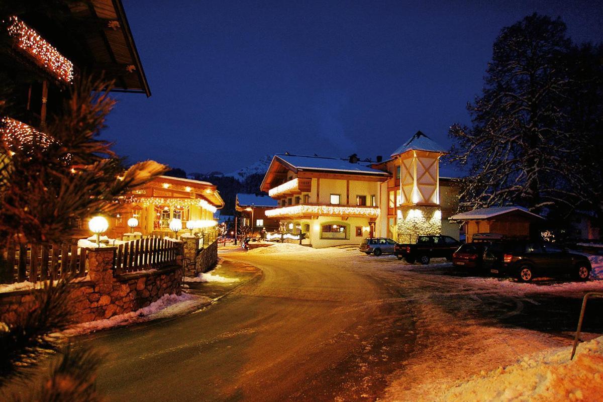 Hotel Hubertus Mit Erlebnislandgasthof Reitherwirt Kitzbühel Exteriör bild