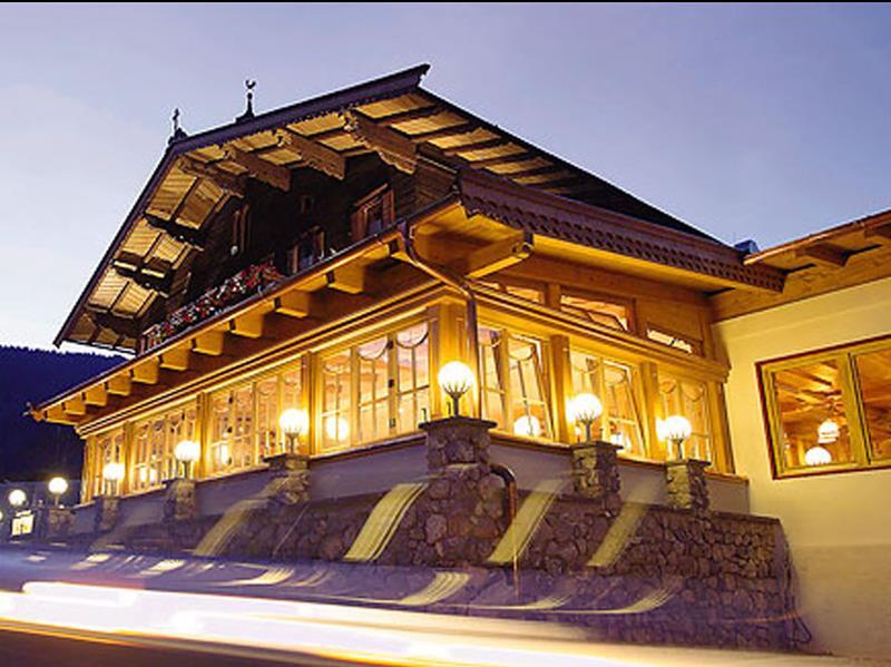 Hotel Hubertus Mit Erlebnislandgasthof Reitherwirt Kitzbühel Exteriör bild